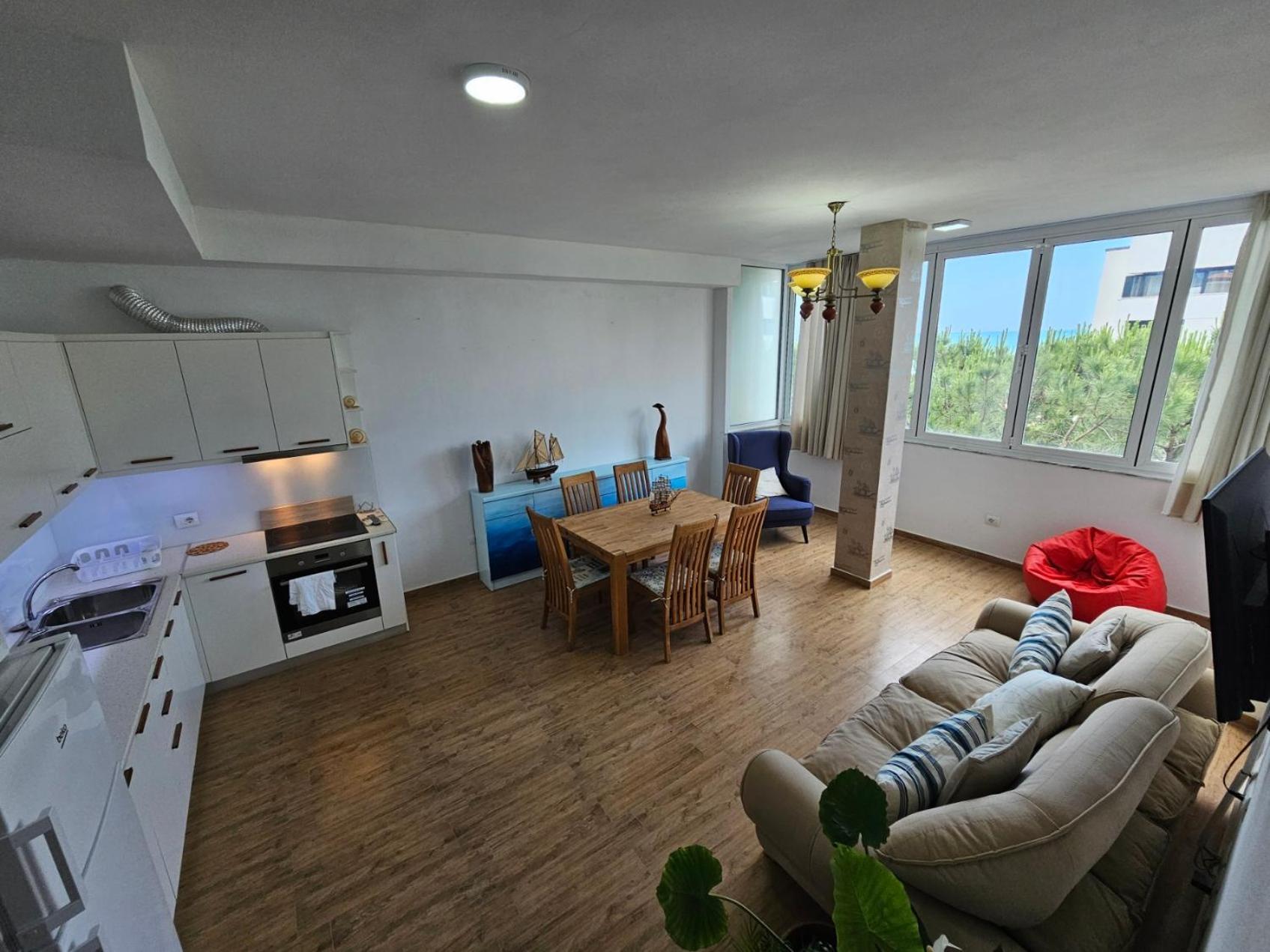 Mia Luxury Golem (Tirana)