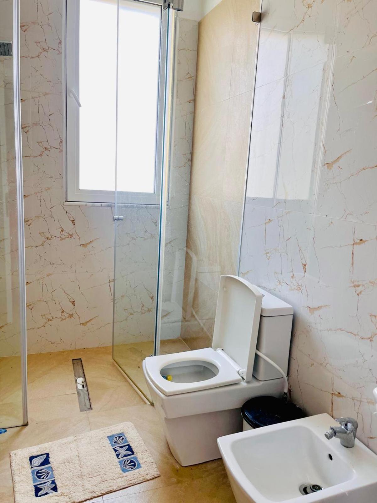 Mia Luxury Golem (Tirana)